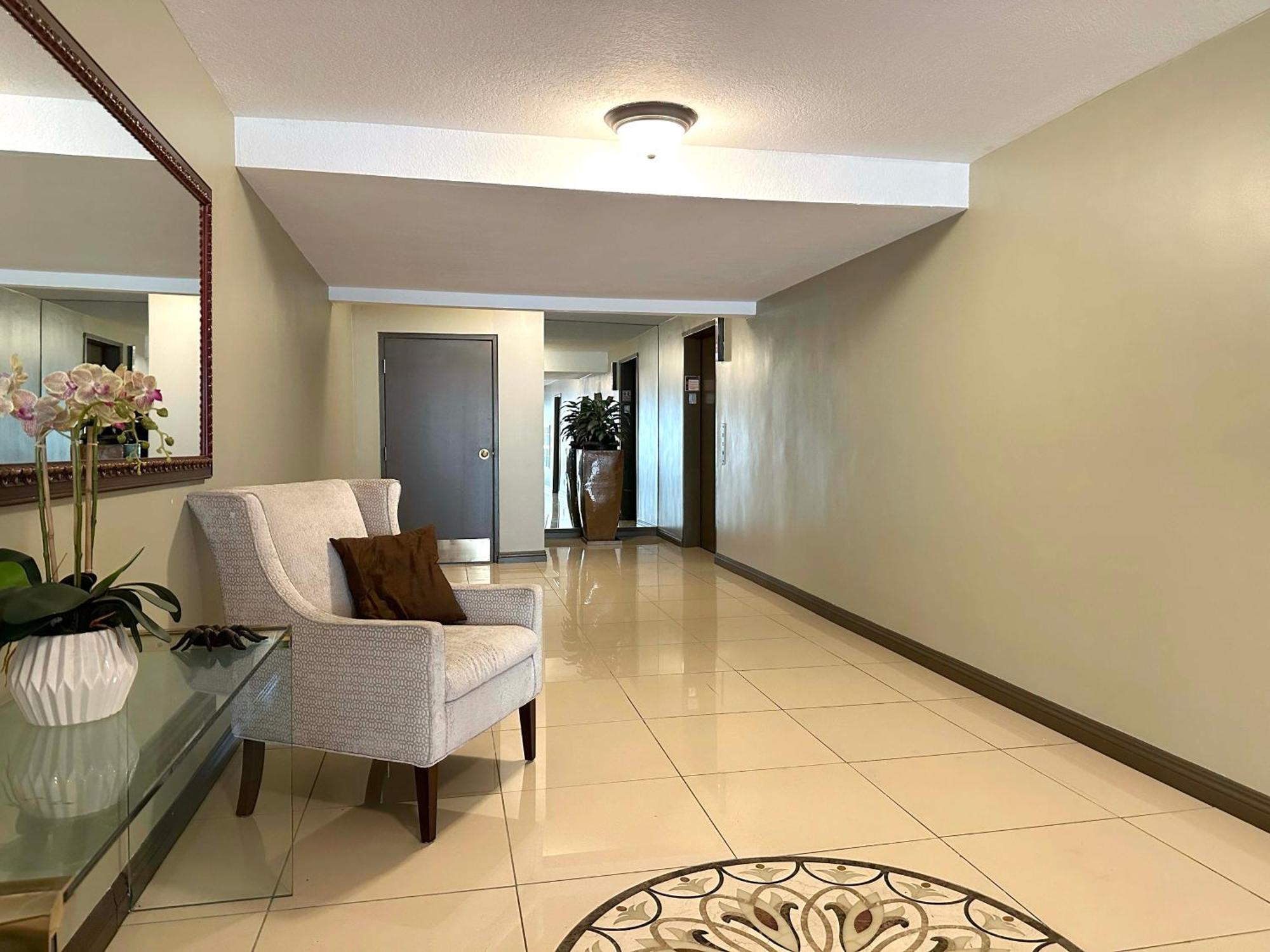 1 Bd Condominium Near Sunset Blvd ロサンゼルス エクステリア 写真